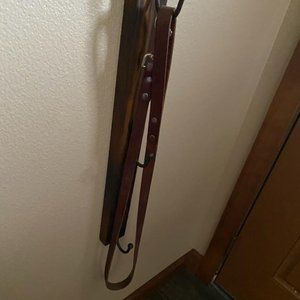 Leather dog leash metal clasp